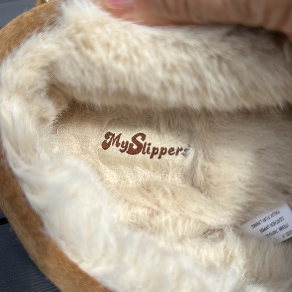 MY SLIPPERS BY MY PILLOW MOCCASIN STYLE SUEDE LEATHER SLIPPERS SIZE 9 - Picture 6 of 8